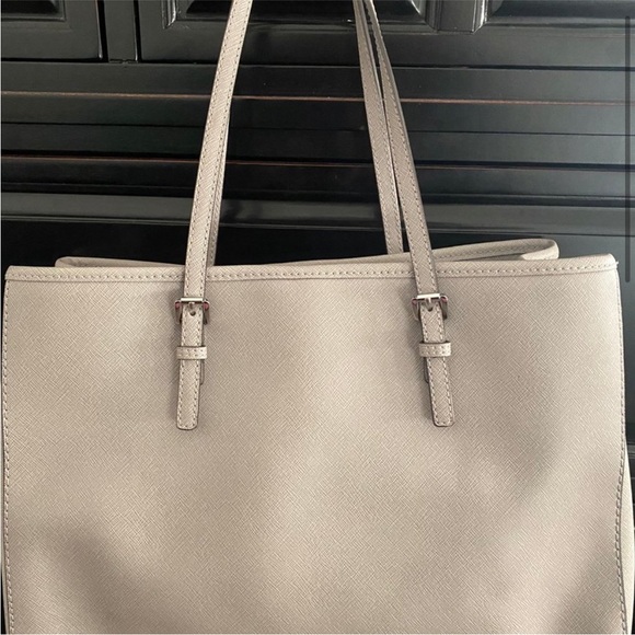 Michael Kors Gray Jet Set Saffiano
Leather Tote - Picture 2 of 5